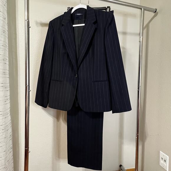 Vintage Chaps pinstripe wool suit set, women's 12 - Picture 3 of 10